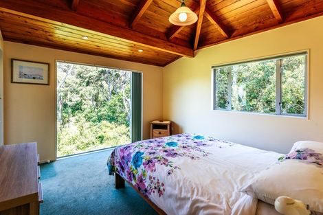 Photo of property in 92 Nick Johnstone Drive, Waiheke Island, 1971