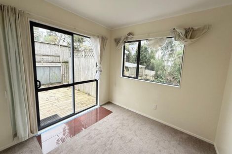 Photo of property in 79 Kemp Road, Massey, Auckland, 0614