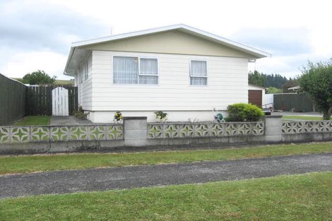 Photo of property in 3 Fraser Place, Aramoho, Whanganui, 4500