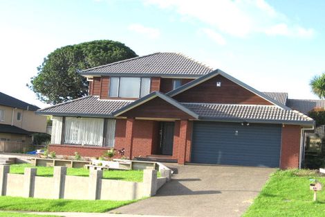 Photo of property in 2/40 Jane Eyre Drive, Somerville, Auckland, 2014