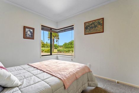 Photo of property in 1224 State Highway 16, Waimauku, 0883