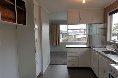 Photo of property in 92 Te Atatu Road, Te Atatu South, Auckland, 0610