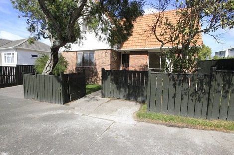 Photo of property in 1/5 Elderwood Lane, Belmont, Auckland, 0622