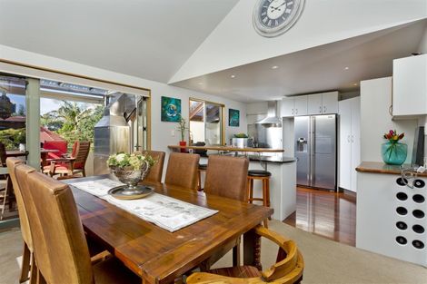Photo of property in 2/14 Hastings Road, Mairangi Bay, Auckland, 0630