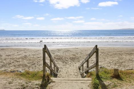 Photo of property in 2/1 West Hoe Road, Orewa, 0931