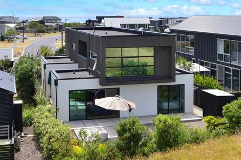 Photo of property in 42 Mangatawhiri Road, Omaha, 0986