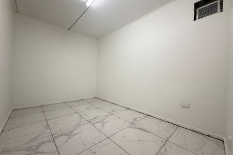 Photo of property in 8 Penlington Place, Karori, Wellington, 6012