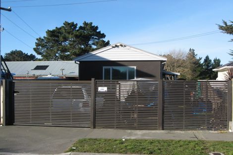 Photo of property in 51 Bowhill Road, New Brighton, Christchurch, 8083