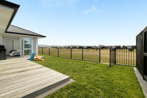 Photo of property in 5 Jeffs Way, Papamoa Beach, Papamoa, 3118