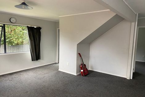 Photo of property in 15 Caspian Close, New Lynn, Auckland, 0600