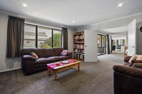 Photo of property in 9 Huetu Place, Bell Block, New Plymouth, 4312