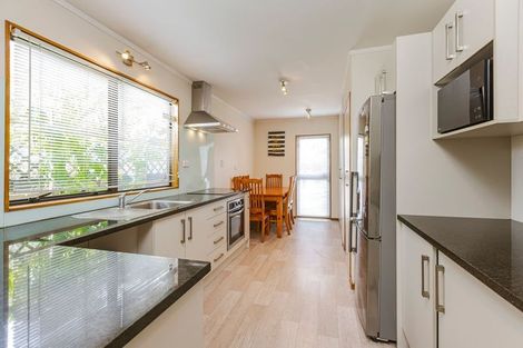 Photo of property in 2/283 Massey Road, Mangere East, Auckland, 2024