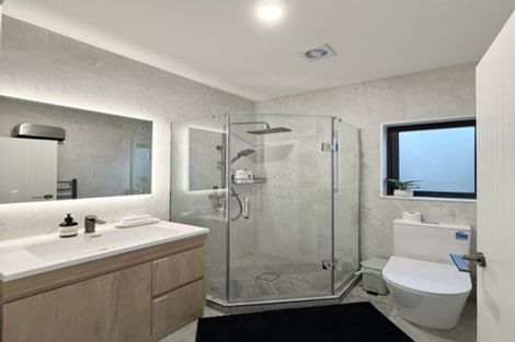 Photo of property in 584e Beach Road, Rothesay Bay, Auckland, 0630