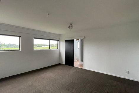 Photo of property in 33a Fitzroy Road, Fitzroy, New Plymouth, 4312