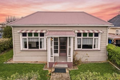 Photo of property in 195 Macandrew Road, South Dunedin, Dunedin, 9012