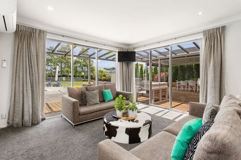 Photo of property in 16 Queenswood Gardens, Mairehau, Christchurch, 8052