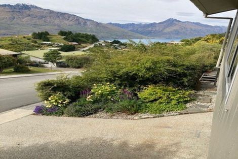 Photo of property in 38 Greenstone Place, Fernhill, Queenstown, 9300