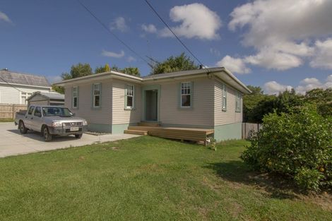 Photo of property in 8 North Crescent, Kaukapakapa, 0873