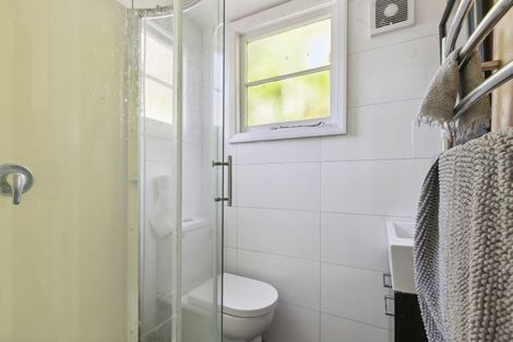 Photo of property in 66 Kelburn Parade, Kelburn, Wellington, 6012