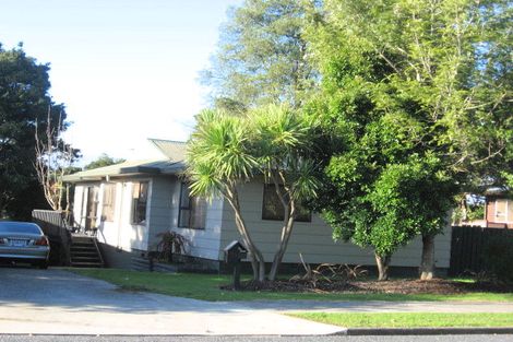 Photo of property in 70 Lawrence Crescent, Hillpark, Auckland, 2102