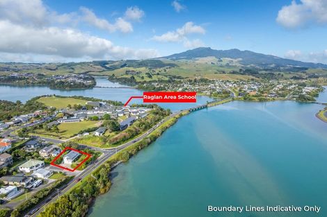 Photo of property in 32 Wainui Road, Raglan, 3225