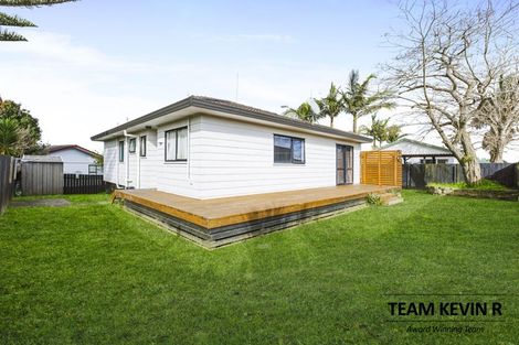 Photo of property in 1/8 Anglers Way, Wattle Downs, Auckland, 2102