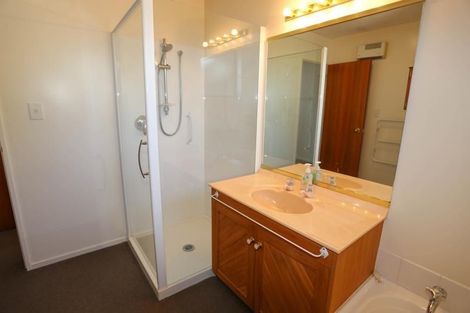 Photo of property in 2a Manor Place, Bryndwr, Christchurch, 8053