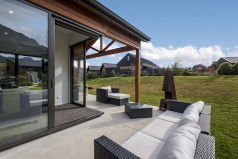 Photo of property in 6 Pendeen Crescent, Jacks Point, Queenstown, 9371