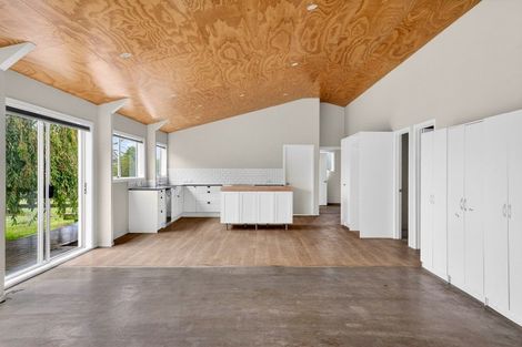 Photo of property in 61 Boord Crescent, Kumeu, 0891