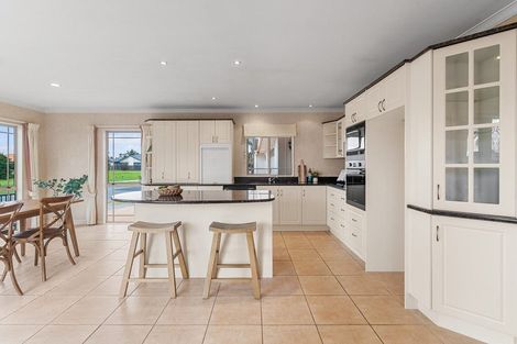 Photo of property in 50 Gravatt Road, Papamoa Beach, Papamoa, 3118