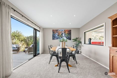 Photo of property in 67 Mount Marua Way, Timberlea, Upper Hutt, 5018