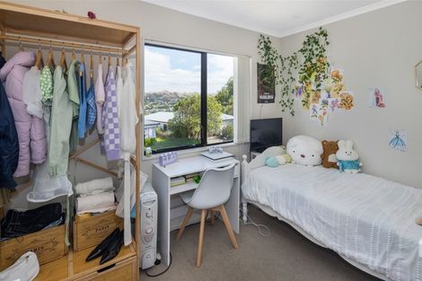 Photo of property in 10a Ted Gilberd Place, Newlands, Wellington, 6037