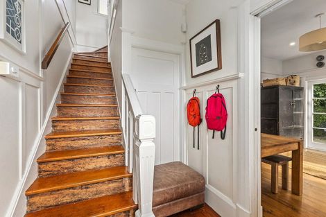 Photo of property in 40 Ngaio Road, Kelburn, Wellington, 6012