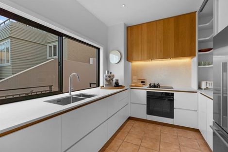 Photo of property in 14b Alfred Street, Northcote Point, Auckland, 0627