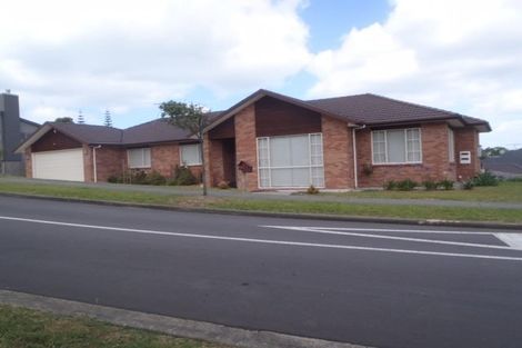 Photo of property in 11 Harrowglen Drive, Northcross, Auckland, 0632