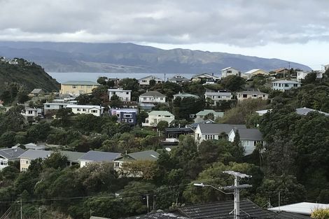 Photo of property in 2/7 Wye Street, Island Bay, Wellington, 6023