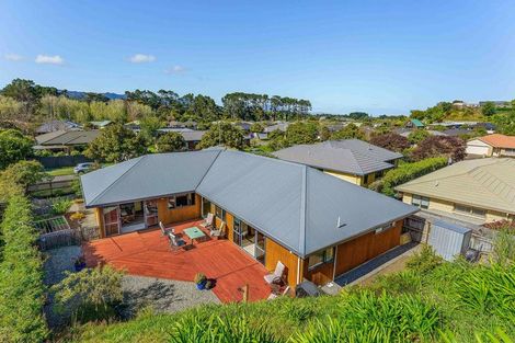 Photo of property in 4 Leanne Way, Waikanae Beach, Waikanae, 5036