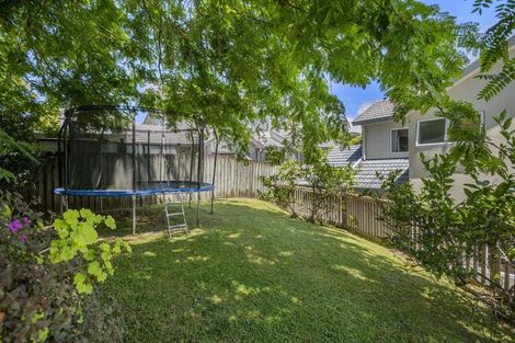 Photo of property in 20 Tenbless Court, Unsworth Heights, Auckland, 0632