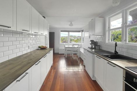 Photo of property in 8 Taunton Place, Lynmouth, New Plymouth, 4310