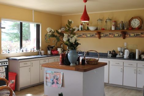 Photo of property in 316 Mountain Road, Maungaturoto, 0587