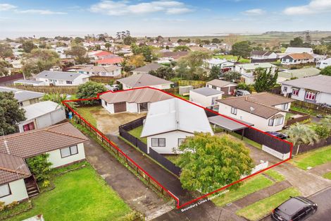 Photo of property in 96 Maplesden Drive, Clendon Park, Auckland, 2103