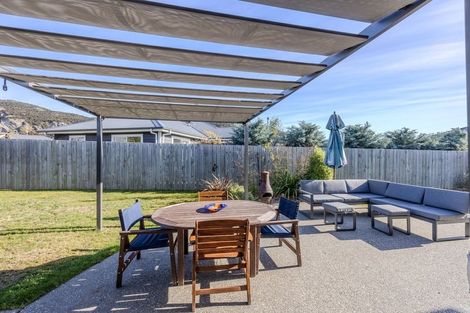 Photo of property in 4 Kingfisher Crescent, Albert Town, Wanaka, 9305