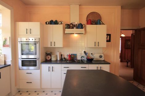 Photo of property in 82 Avonhead Road, Avonhead, Christchurch, 8042