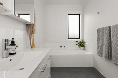 Photo of property in 80a Geddis Avenue, Maraenui, Napier, 4110