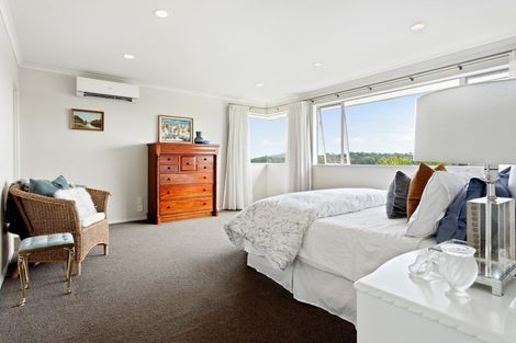 Photo of property in 13 Rangi Avenue, Schnapper Rock, Auckland, 0632