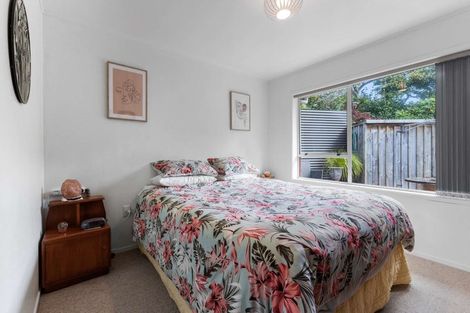 Photo of property in 1/10 Shaldon Crescent, Blagdon, New Plymouth, 4310