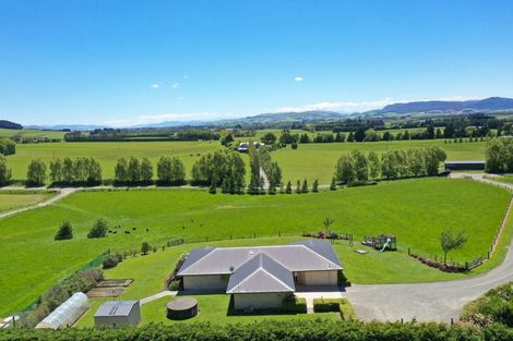 Photo of property in 11 Sinclair Road, Browns, Winton, 9782