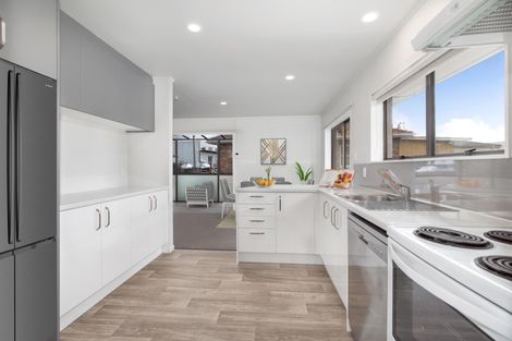 Photo of property in 2/20 Roulston Street, Pukekohe, 2120