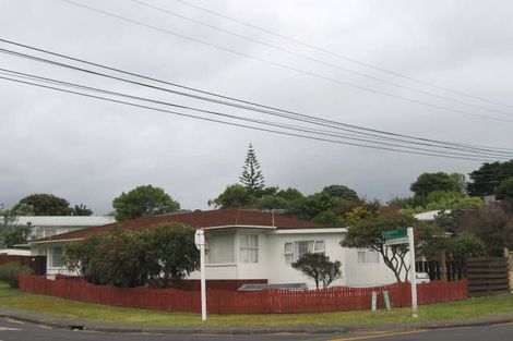 Photo of property in 2/11 Tonkin Drive, Sunnynook, Auckland, 0620