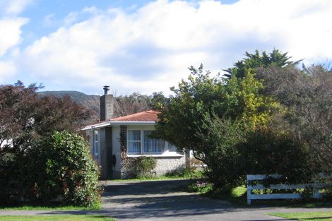 Photo of property in 36 Wallace Street, Featherston, 5710
